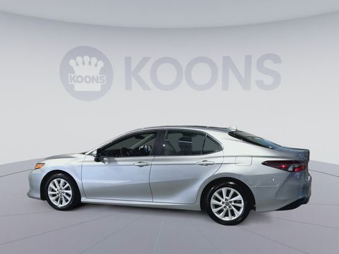Used 2024 Toyota Camry LE FWD image 8