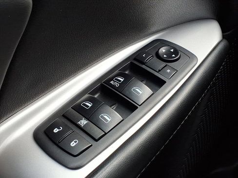 Used 2018 Dodge Journey SE w/ Connectivity Group image 40