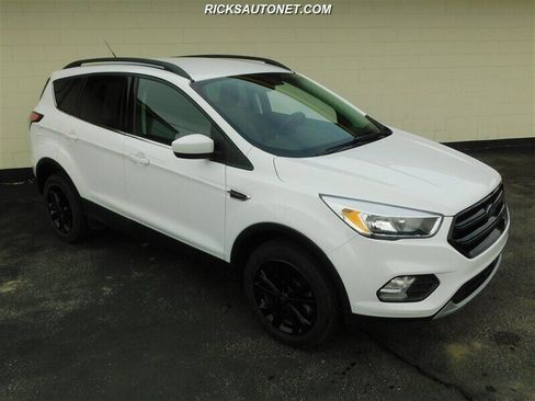 Used 2018 Ford Escape SE image 4