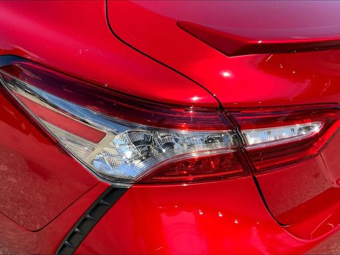 Used 2019 Toyota Camry XSE FWD image 29