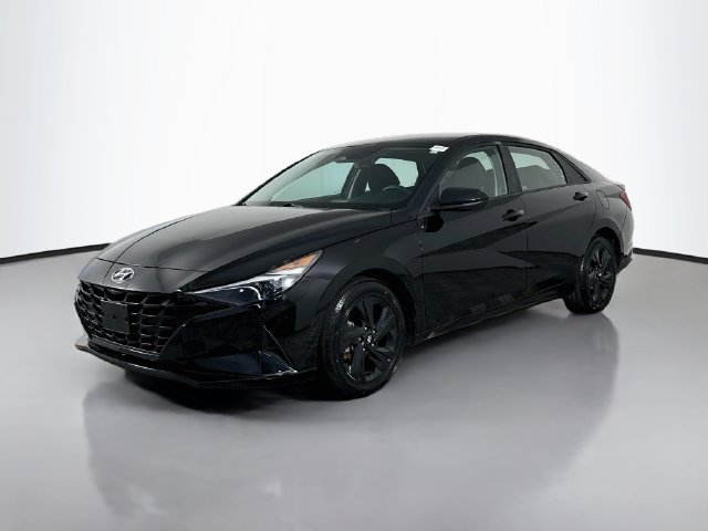 Used 2023 Hyundai Elantra SEL w/ Cargo Package FWD image 4