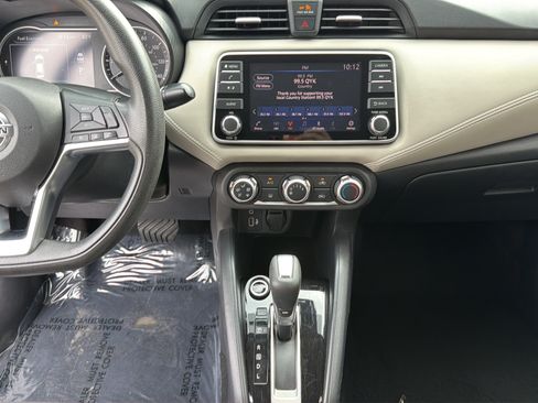Used 2020 Nissan Versa SV FWD image 21