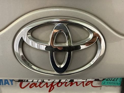 Used 2014 Toyota Camry SE FWD image 14