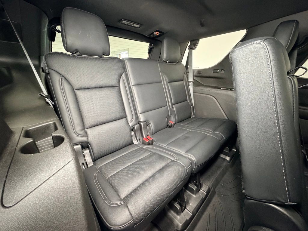Used 2023 GMC Yukon SLE AWD/4WD image 9