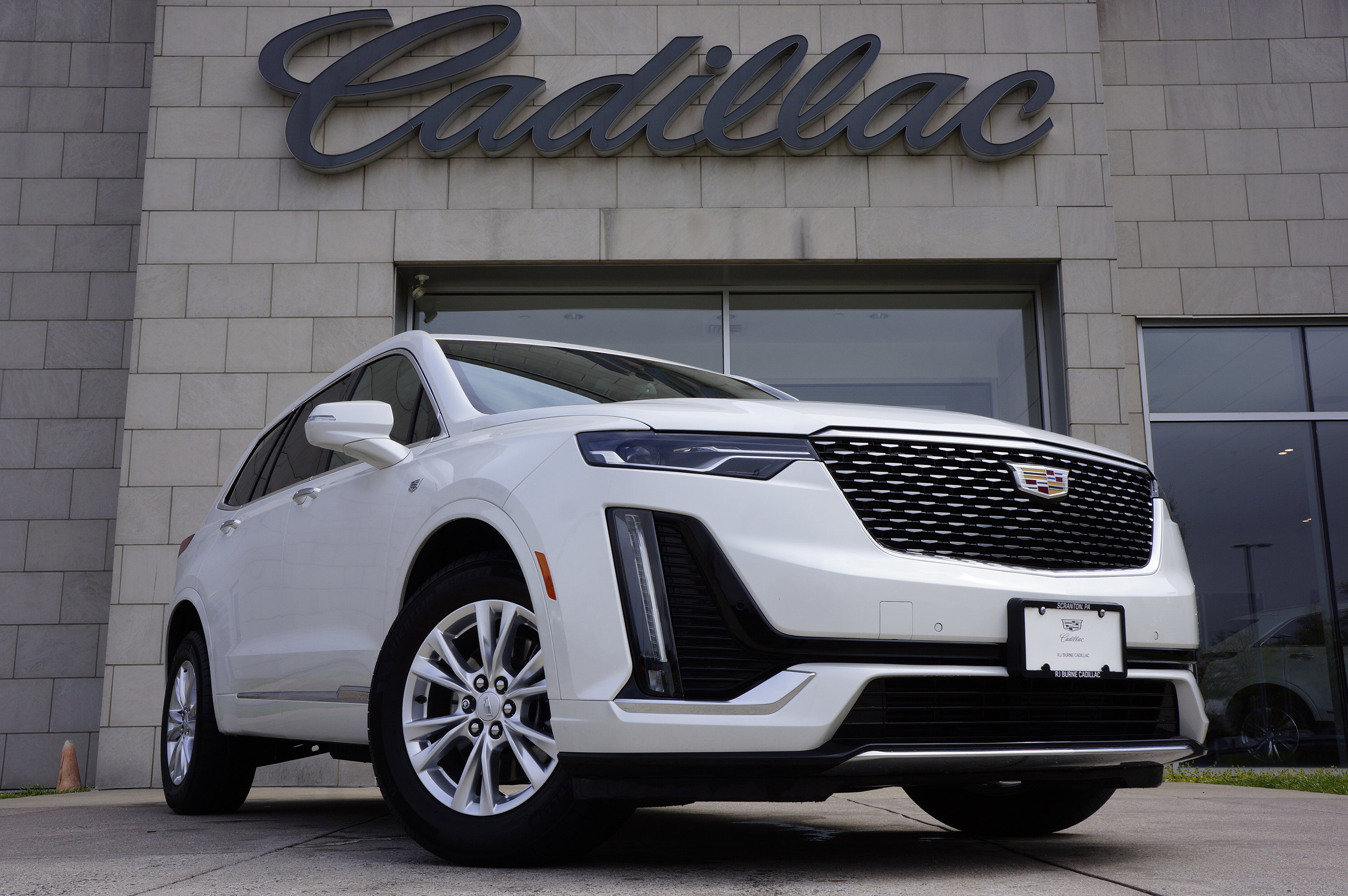 Used 2024 Cadillac XT6 Luxury AWD/4WD image 1