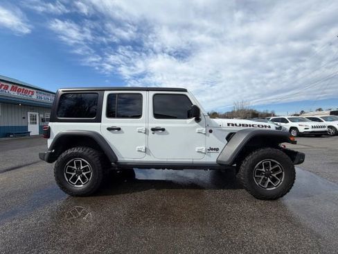 Used 2024 Jeep Wrangler Unlimited Rubicon image 11