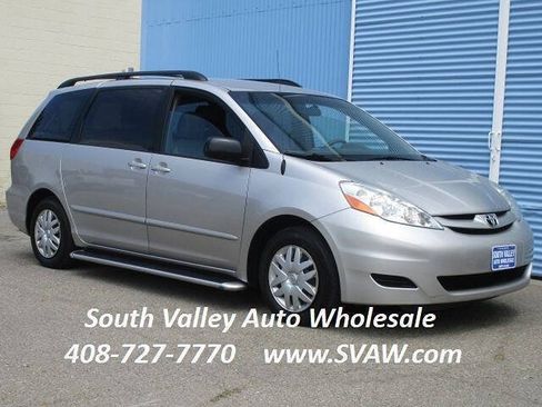 Used 2010 Toyota Sienna LE FWD image 27