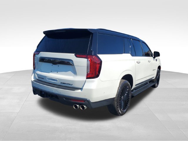 Used 2023 GMC Yukon XL Denali Ultimate AWD/4WD image 4