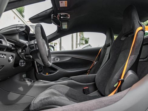 New 2026 McLaren Artura image 24