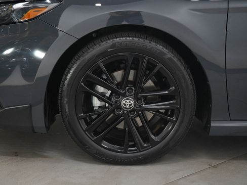 Used 2025 Toyota Camry SE image 28