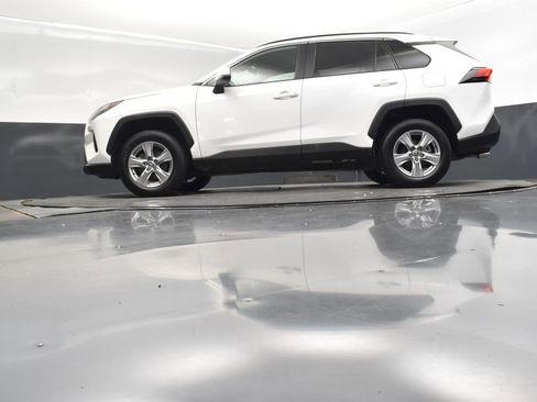 Used 2022 Toyota RAV4 XLE image 40