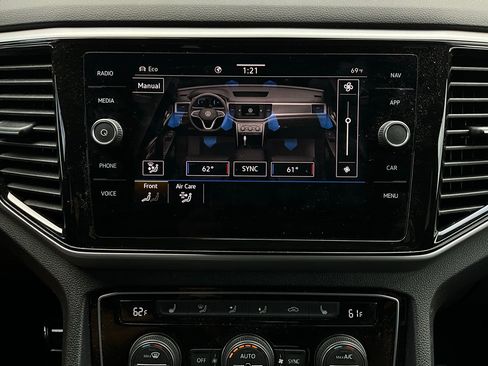 Used 2022 Volkswagen Atlas Cross Sport SEL R-Line image 33