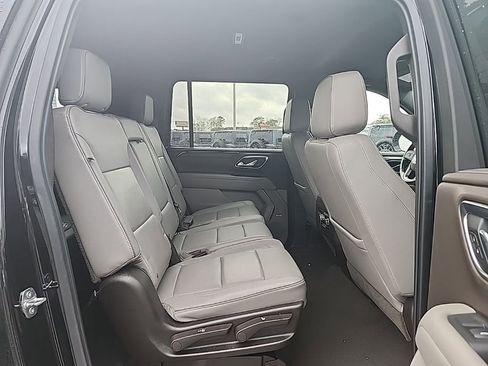 Used 2021 GMC Yukon XL SLT image 19