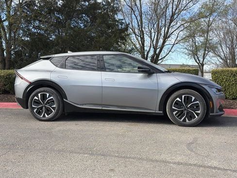 Used 2024 Kia EV6 Wind image 2