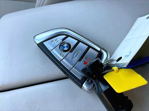 Used 2019 BMW X5 xDrive40i w/ Luxury Seating Package image 15