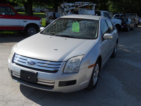 Used 2006 Ford Fusion SE image 2