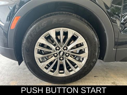 Used 2025 Cadillac XT4 Premium Luxury FWD image 16
