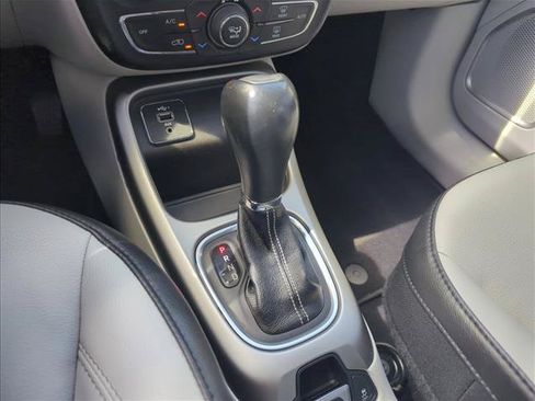 Used 2019 Jeep Compass Latitude w/ Popular Equipment Group FWD image 9