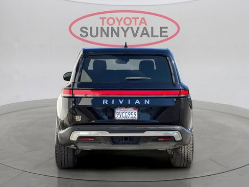 Used 2023 Rivian R1S Adventure image 8