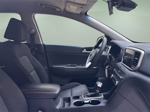 Used 2021 Kia Sportage LX image 15