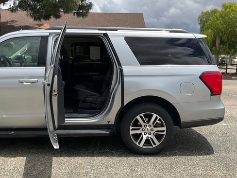 Used 2024 Ford Expedition Max XLT AWD/4WD image 24