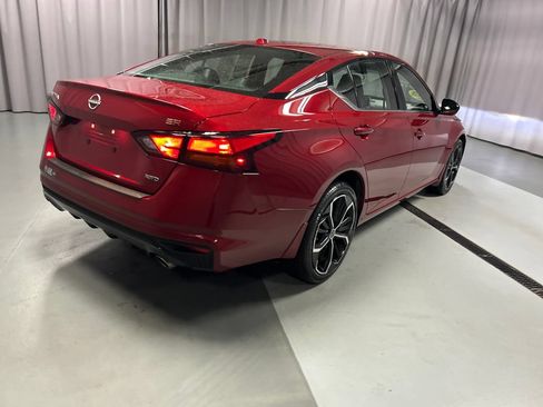 Used 2024 Nissan Altima 2.5 SR AWD/4WD image 7