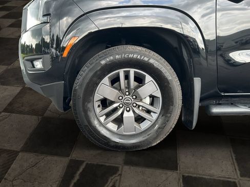 Used 2025 Nissan Frontier SV w/ SV Convenience Package RWD image 9