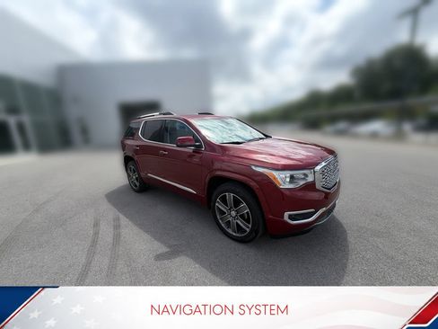 Used 2019 GMC Acadia Denali w/ Technology Package FWD image 2