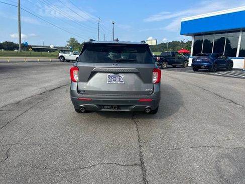 Used 2021 Ford Explorer XLT w/ Equipment Group 202A AWD/4WD image 17