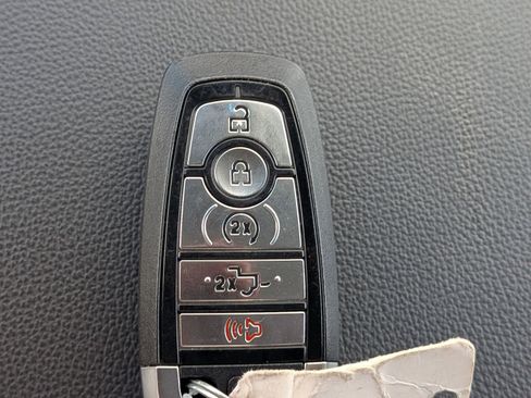 Certified 2026 Ford F250 Lariat w/ Black Appearance Package image 32