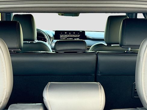 Certified 2025 MAZDA CX-90 3.3 Turbo S w/ Premium Package image 28