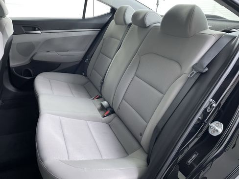 Used 2018 Hyundai Elantra SE image 18