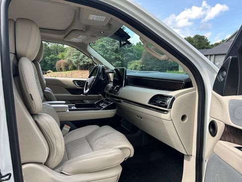 Used 2020 Lincoln Navigator Reserve w/ Luxury Package AWD/4WD image 44