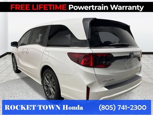 New 2026 Honda Odyssey Touring image 3
