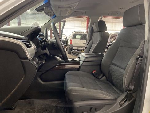 Used 2015 GMC Yukon SLE image 9