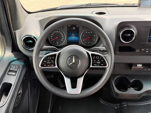 Used 2024 Mercedes-Benz Sprinter 2500 image 17