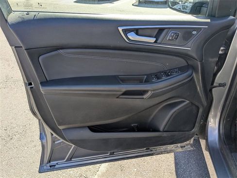 Used 2023 Ford Edge Titanium image 11