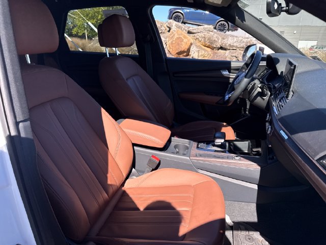Used 2023 Audi Q5 2.0T Premium w/ Convenience Package AWD/4WD image 13