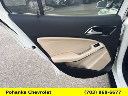 Used 2017 Mercedes-Benz GLA 250 4MATIC image 24