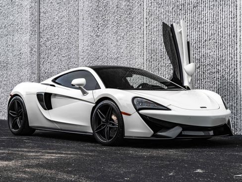 Used 2017 McLaren 570S image 4