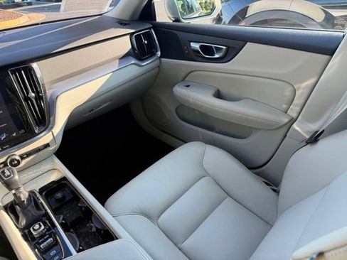 Used 2020 Volvo S60 T6 Momentum AWD/4WD image 10
