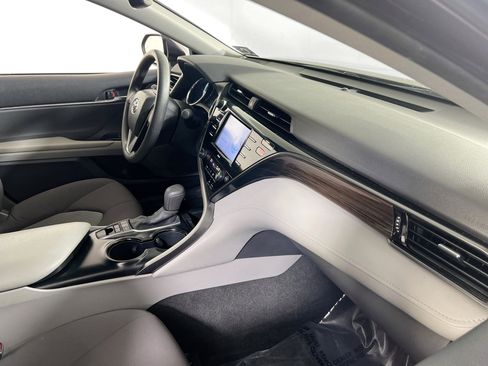Used 2020 Toyota Camry LE image 26