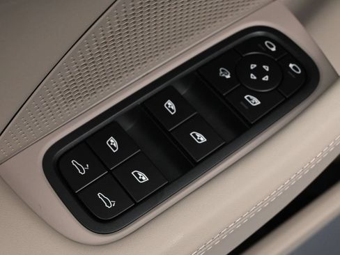 Used 2026 Porsche Panamera 4 AWD/4WD image 18