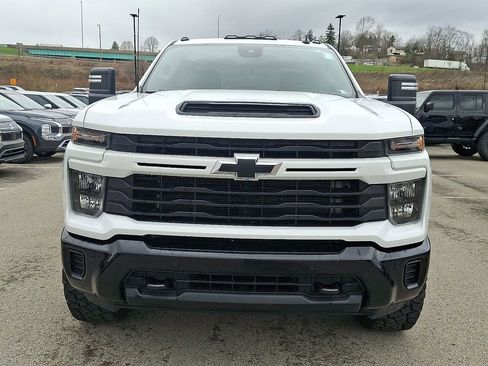 Used 2025 Chevrolet Silverado 2500 Custom w/ Custom Convenience Package image 2