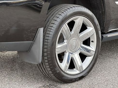 Used 2020 Cadillac Escalade Premium Luxury image 30