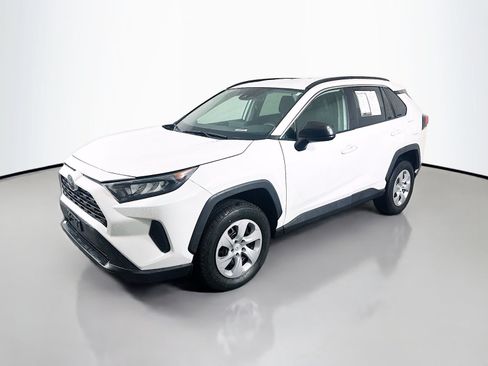 Used 2021 Toyota RAV4 LE AWD/4WD image 3