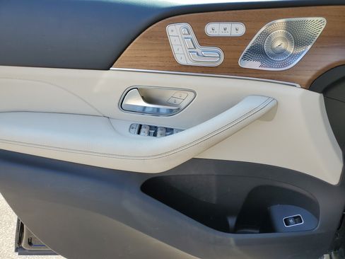 Used 2022 Mercedes-Benz GLS 450 4MATIC image 24