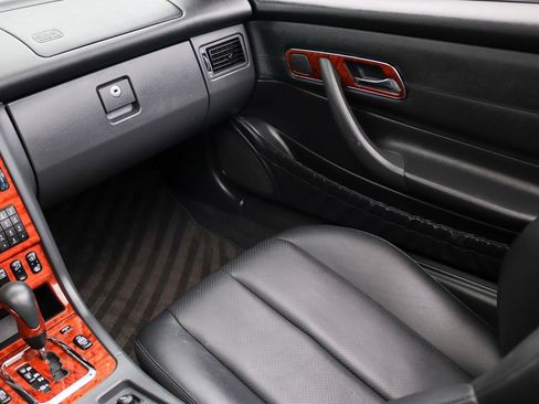 Used 2003 Mercedes-Benz SLK 320 image 26