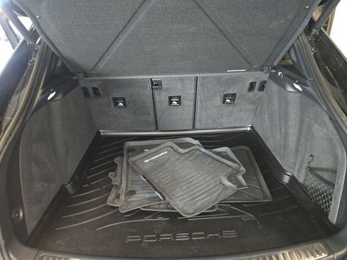 Used 2023 Porsche Macan image 24