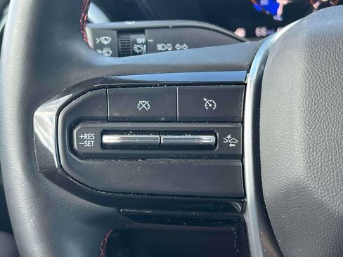 Used 2025 Chevrolet Colorado Z71 w/ Technology Package image 24